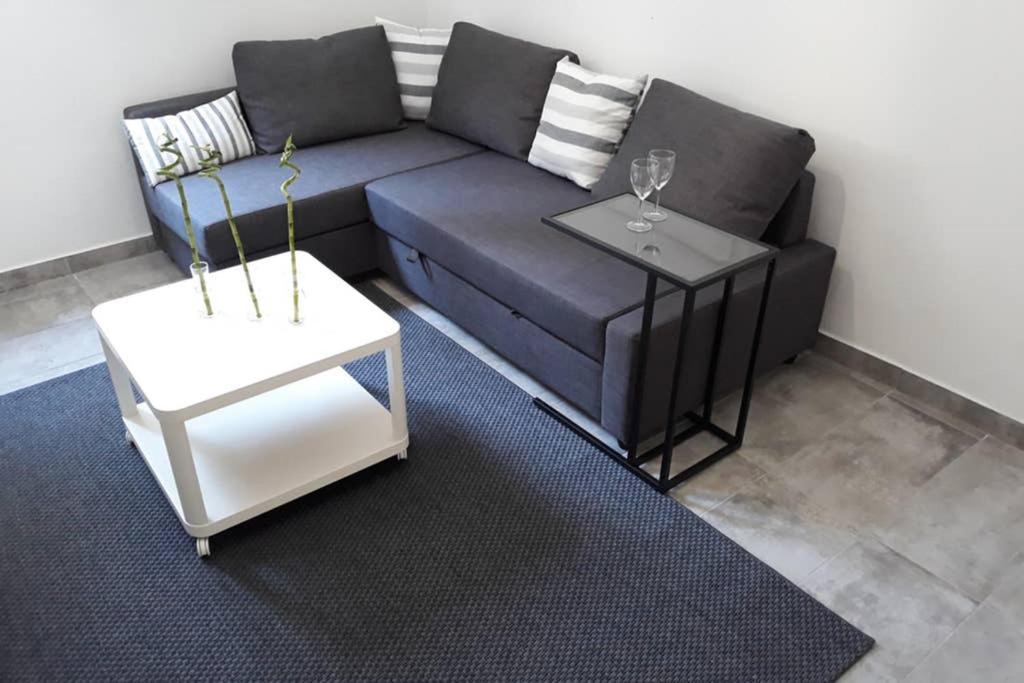 Cozy Apartment For 4 In Kolonaki, Lycabettus Athena Bagian luar foto