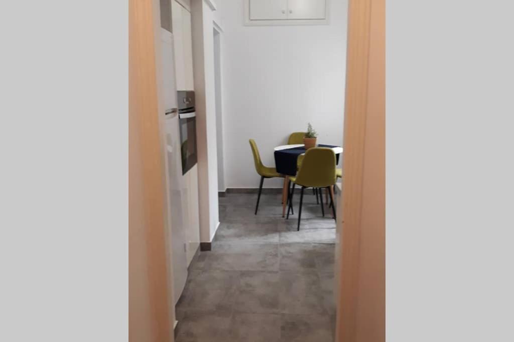 Cozy Apartment For 4 In Kolonaki, Lycabettus Athena Bagian luar foto