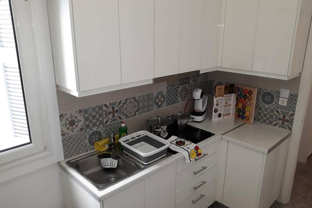 Cozy Apartment For 4 In Kolonaki, Lycabettus Athena Bagian luar foto